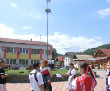 Kultúrne pamiatky / Stavanie májov – Rusadle (Turíce) - foto