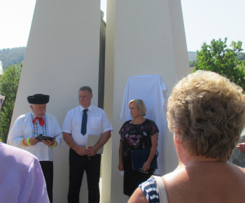 Kultúra v obci / Odhalenie pamätnej tabule na pamätníku Pališov - foto