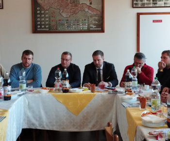 Aktuality / Stretnutie krízového štábu k znečistenie rieky Slaná - foto