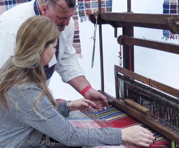 Aktuality / Slovenský rekord v tkaní pokrovca - foto Aktuality / Slovenský rekord v tkaní pokrovca - foto