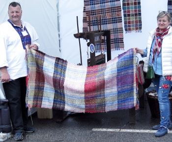 Aktuality / Slovenský rekord v tkaní pokrovca - foto Aktuality / Slovenský rekord v tkaní pokrovca - foto