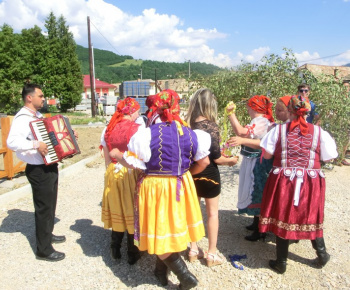 Kultúrne pamiatky / Stavanie mája – RUSADLIE - foto