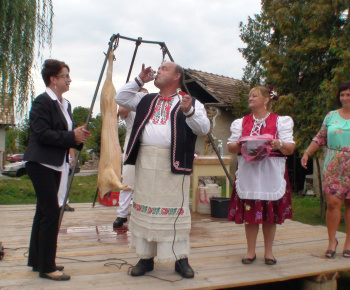 Kultúrne pamiatky / Oslavy odhalenia sochy sv. Barbory v obci Nižná Slaná - foto