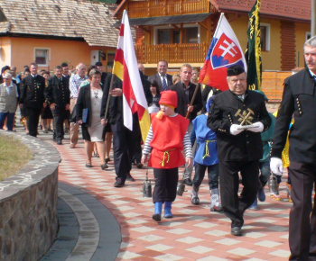 Kultúrne pamiatky / Oslavy odhalenia sochy sv. Barbory v obci Nižná Slaná - foto