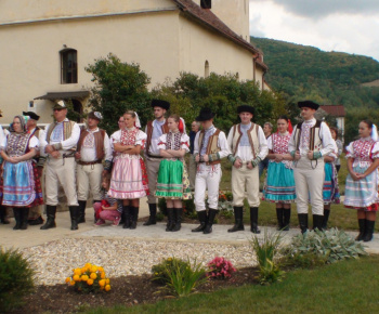 Kultúrne pamiatky / Oslavy odhalenia sochy sv. Barbory v obci Nižná Slaná - foto